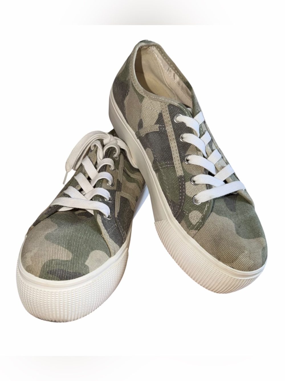 Steve Madden Emmi Platform Canvas Sneakers Camo Women’s Size 9
